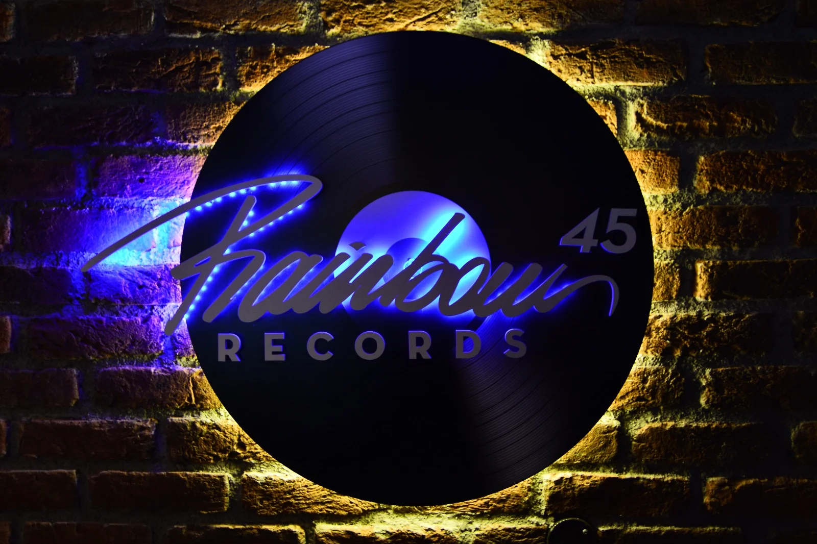 Rainbow45 Records’tan 15. Yıla Özel Albüm: “Siyaha Giderken”